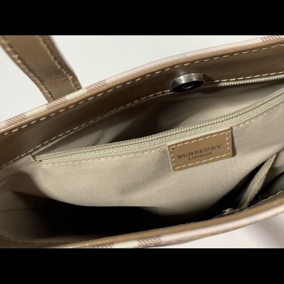 Burberry London Leather-Trimmed Nova Checked Tote - Picture 6 of 6